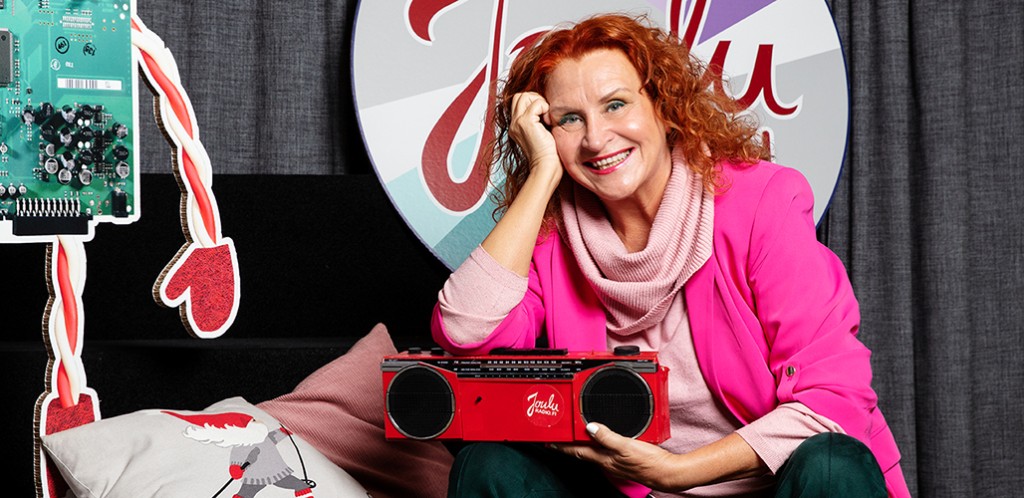 Riitta Kalliorinne Jouluradiosta, kuvaaja Emma Suominen