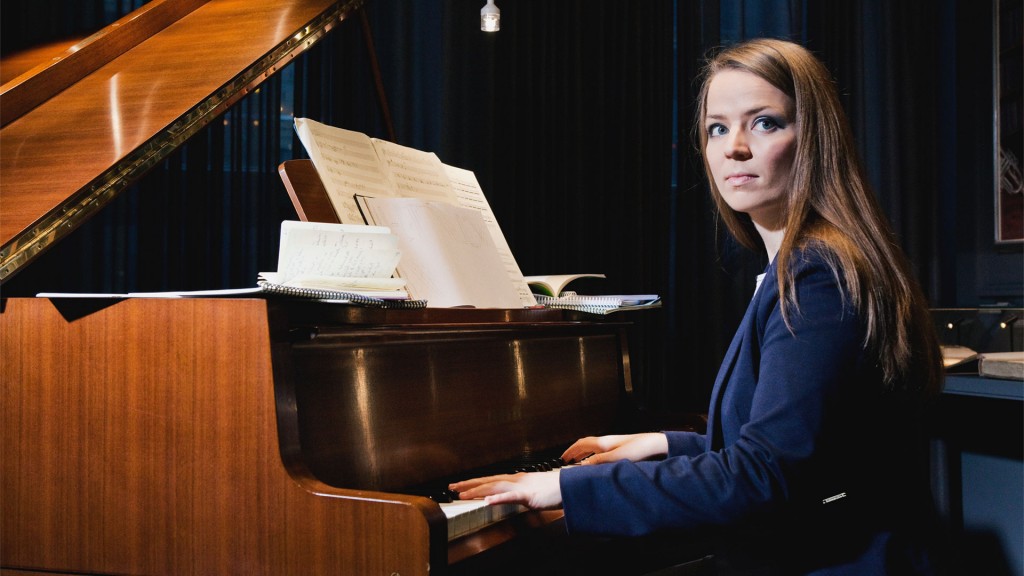 Teosto tarjoaa palveluita säveltäjille. Cecilia damstrom säveltää ja soittaa pianoa